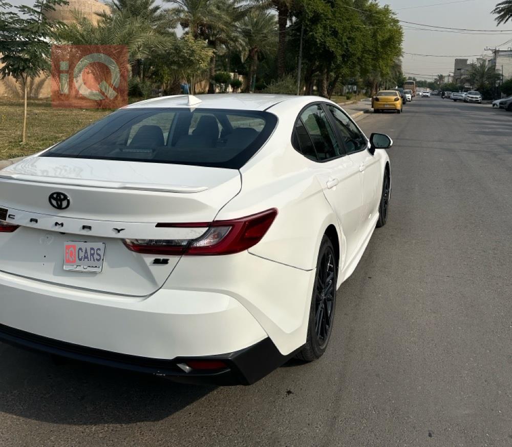 تۆیۆتا کامری